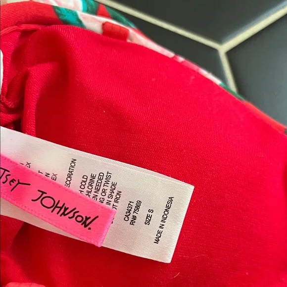 Betsey Johnson mesh bodice Off-Shoulder Swimsuit size small - Picture 10 of 13